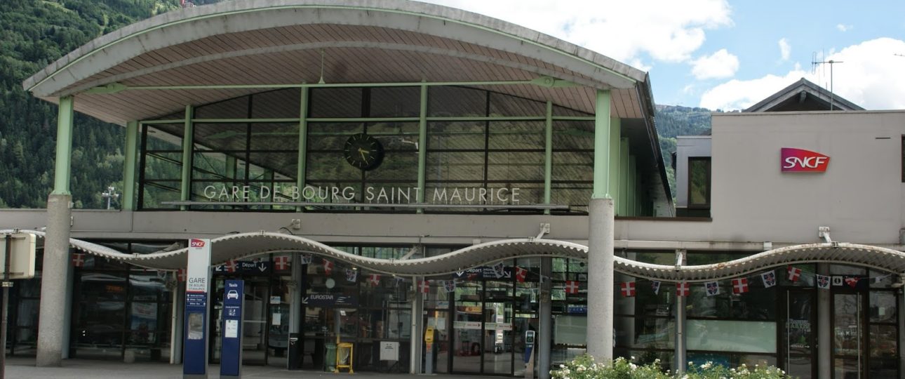 Gare Boug-Saint-Maurice Train