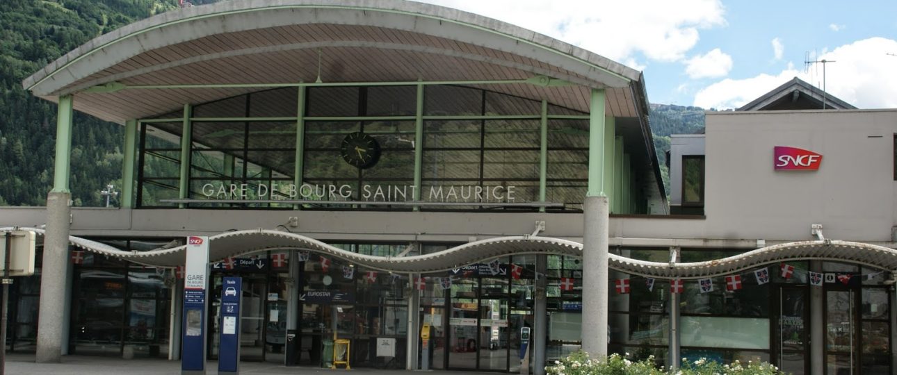 Gare Boug-Saint-Maurice Train