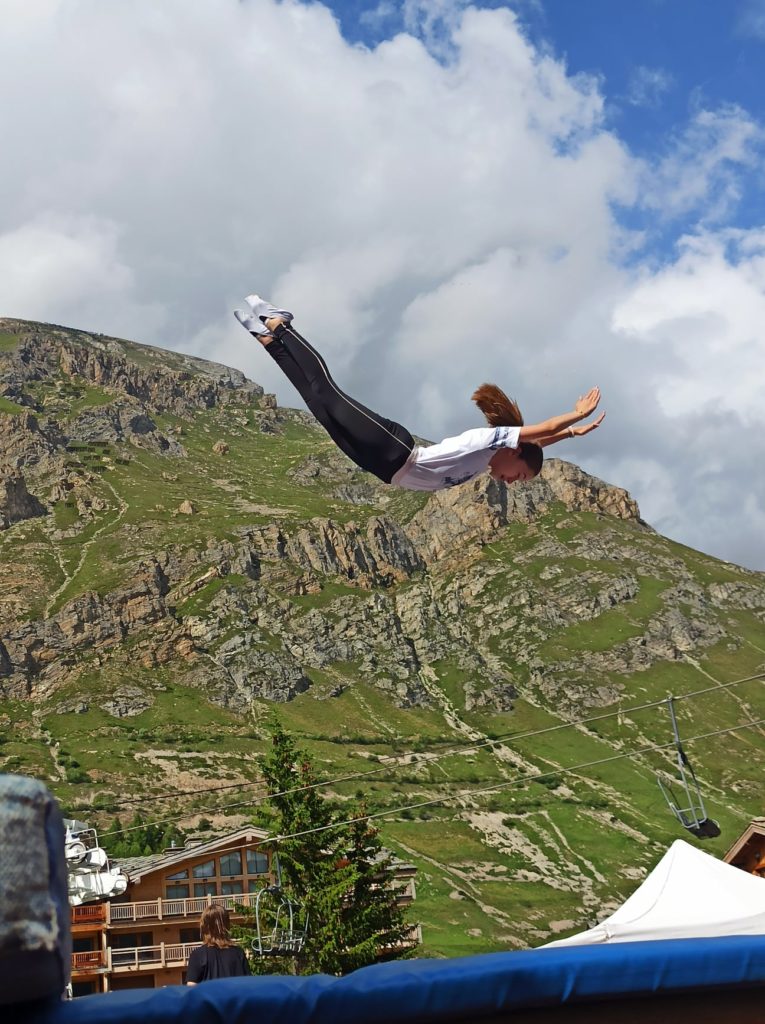 Elise stage trampoline 2021