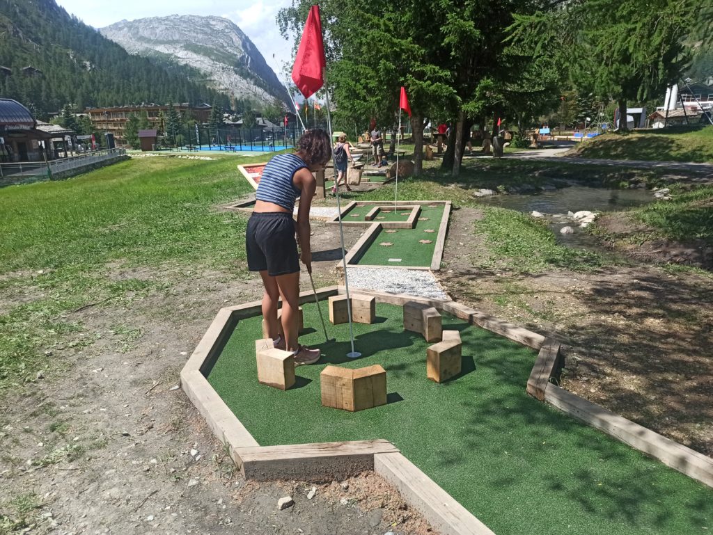 stage trampoline mini-golf